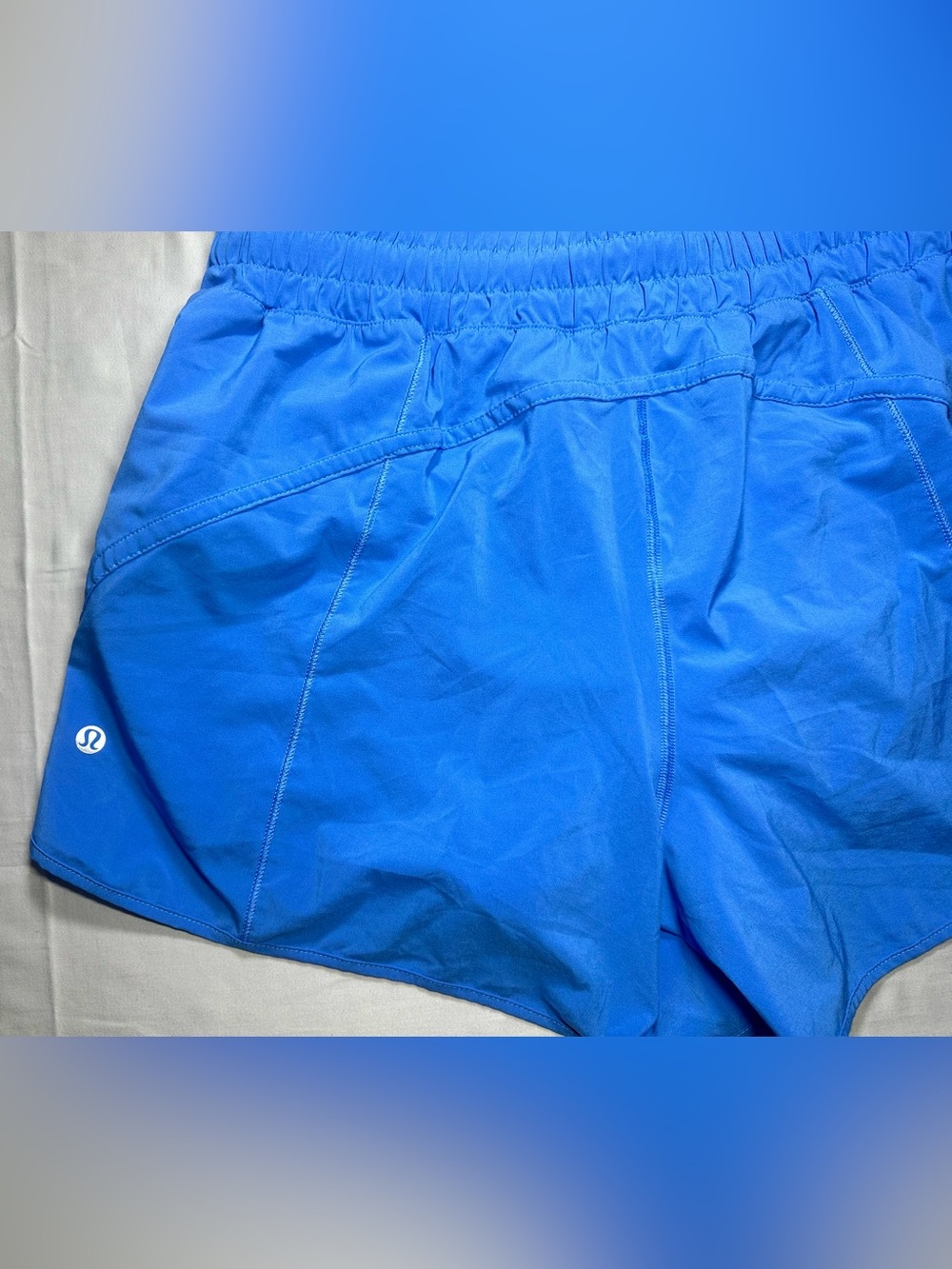 Lululemon athletica beach ball blue Hotty high-rise lined shorts 2.5” - Picture 8 of 13